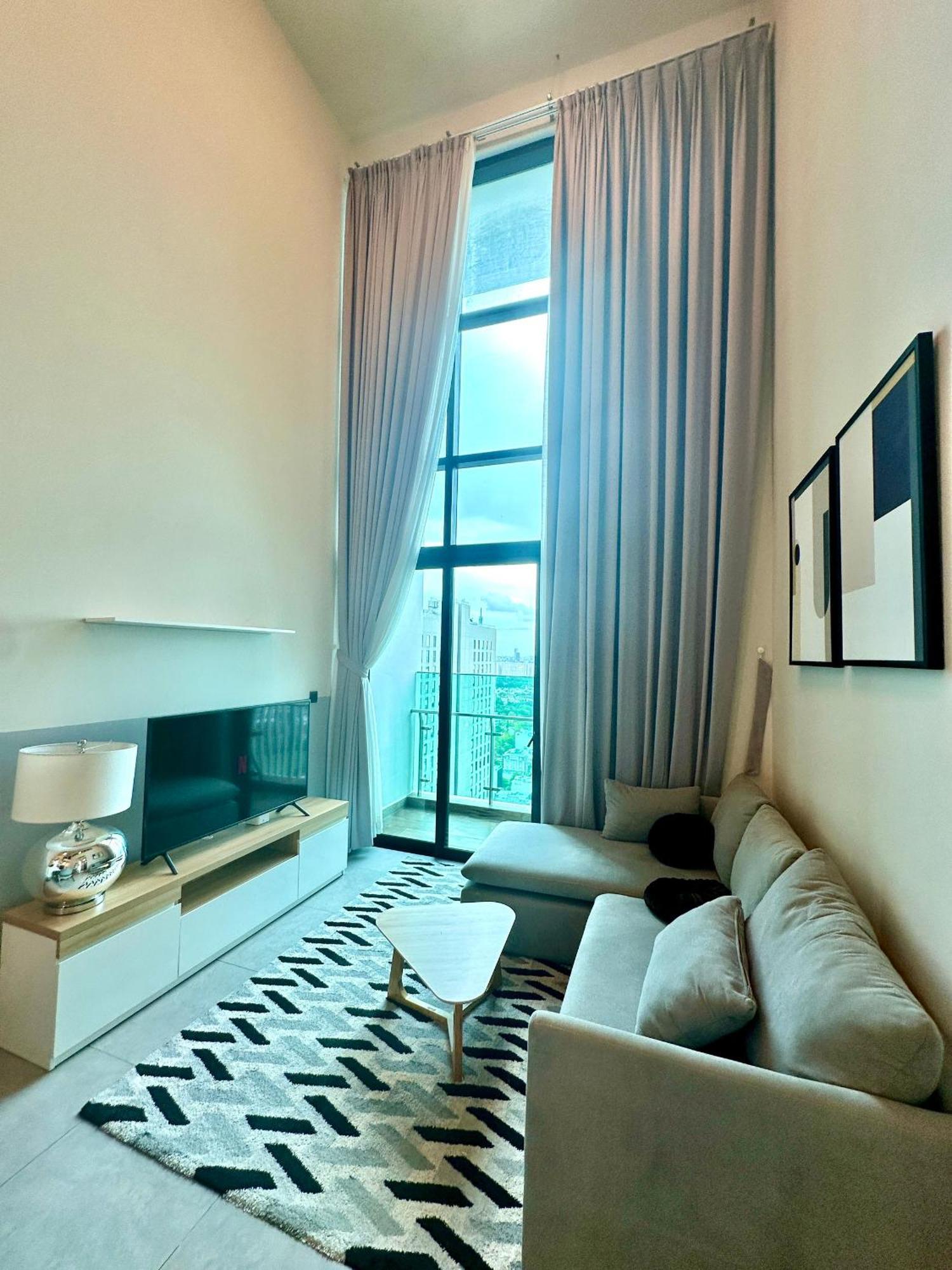 Feliz Luxurry Duplex Apartment Saigon Хошимин Экстерьер фото